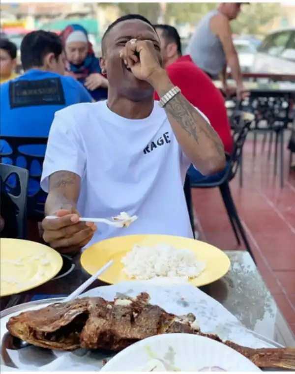 Photo Of Wizkid Eating Rice Without Stew